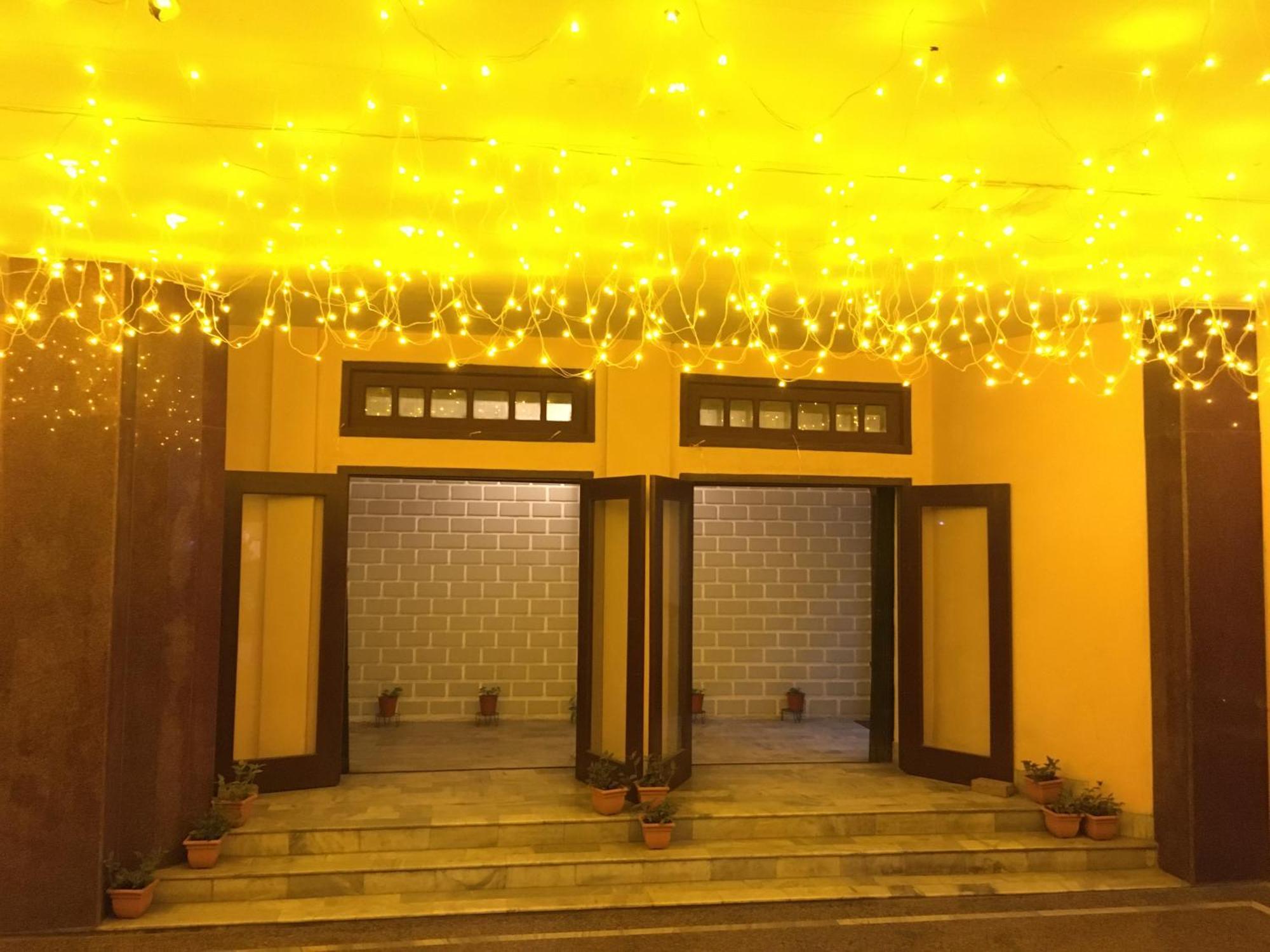 Hotel Indsurya Dibrugarh Ngoại thất bức ảnh