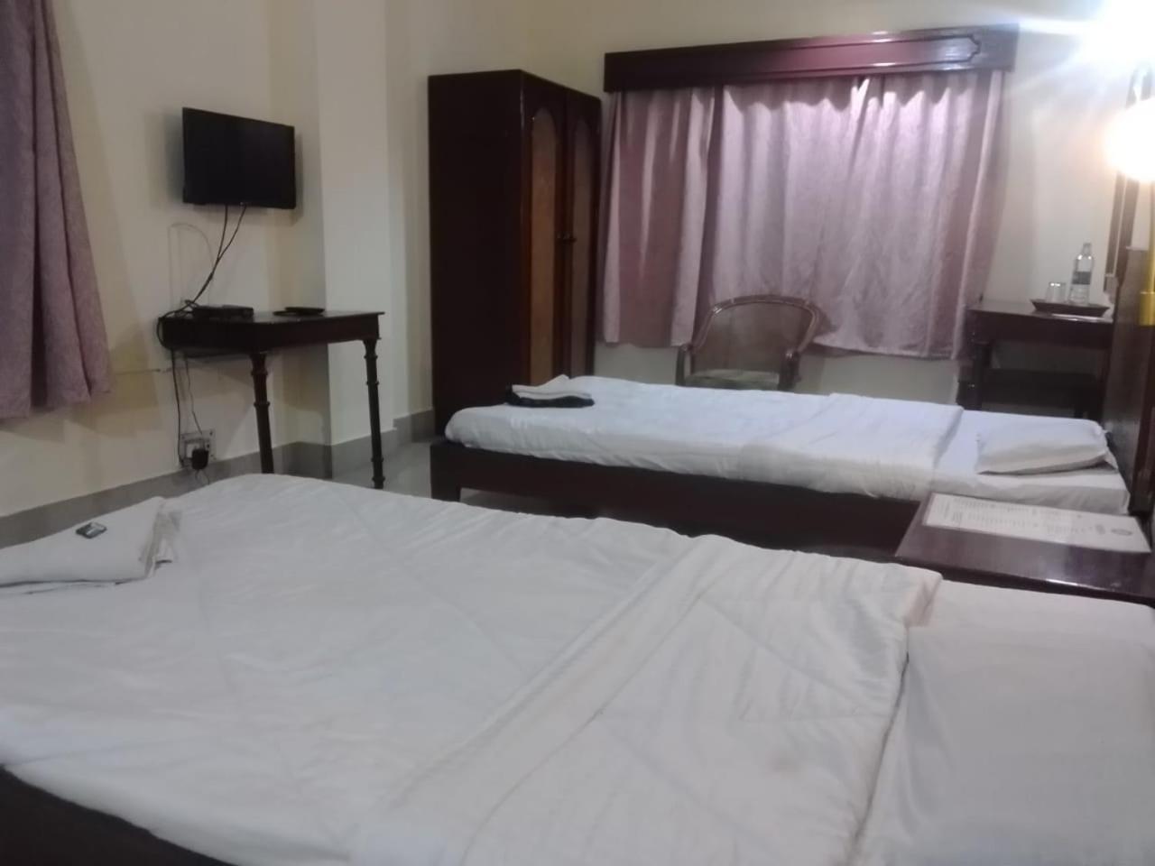 Hotel Indsurya Dibrugarh Ngoại thất bức ảnh